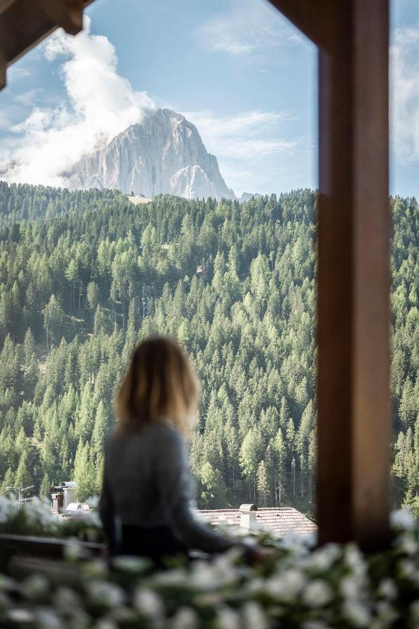 Hotel Acadia - Adults Mountain Home Selva di Val Gardena Extérieur photo