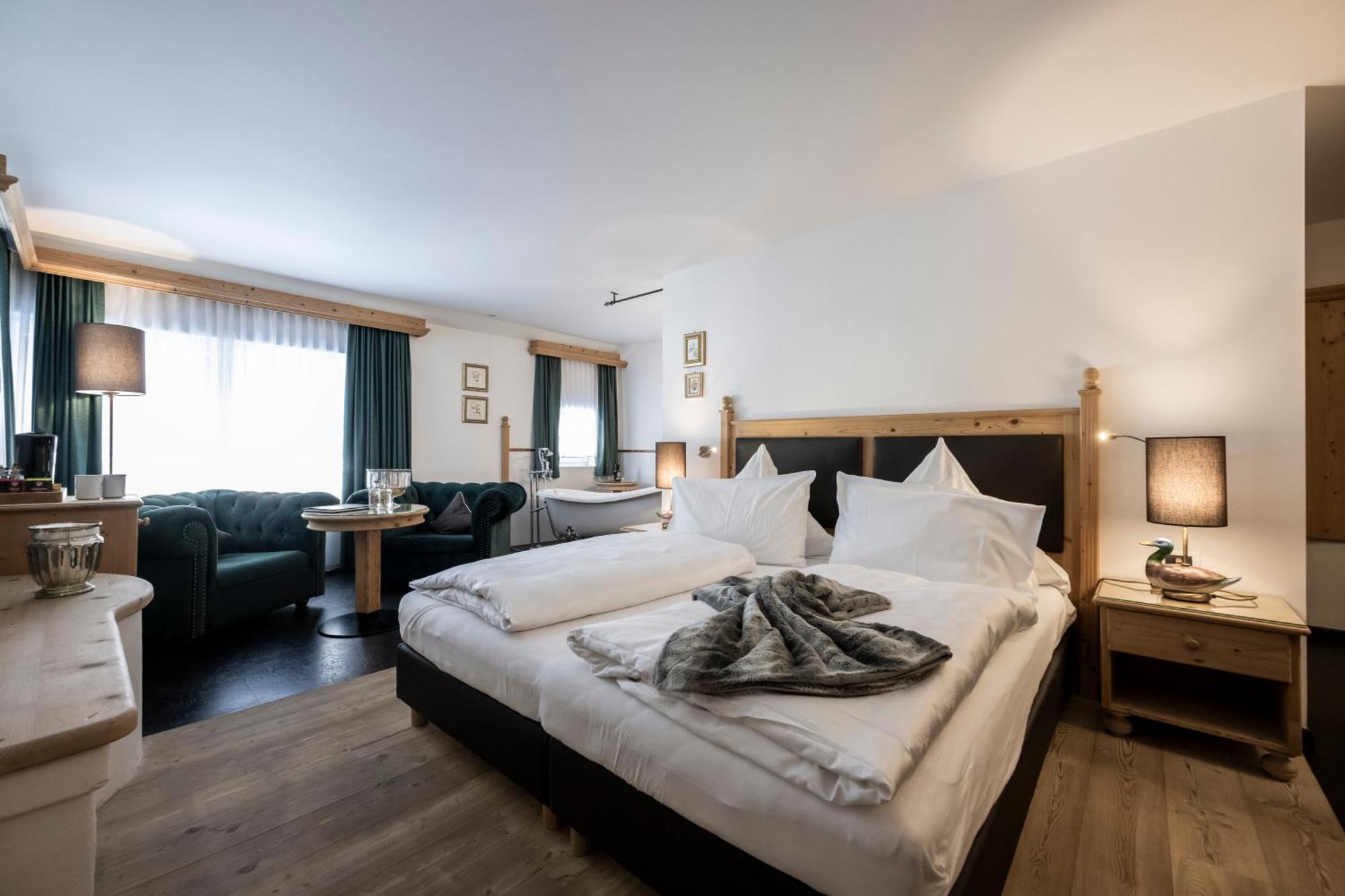 Hotel Acadia - Adults Mountain Home Selva di Val Gardena Extérieur photo